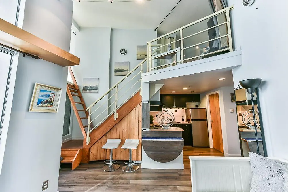 Funky Modern Loft In The Heart Of Downtown - #1 Best Location! Vancouver Apartman