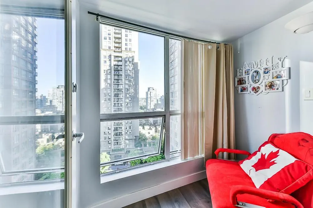 Apartman Funky Modern Loft In The Heart Of Downtown - #1 Best Location! Vancouver