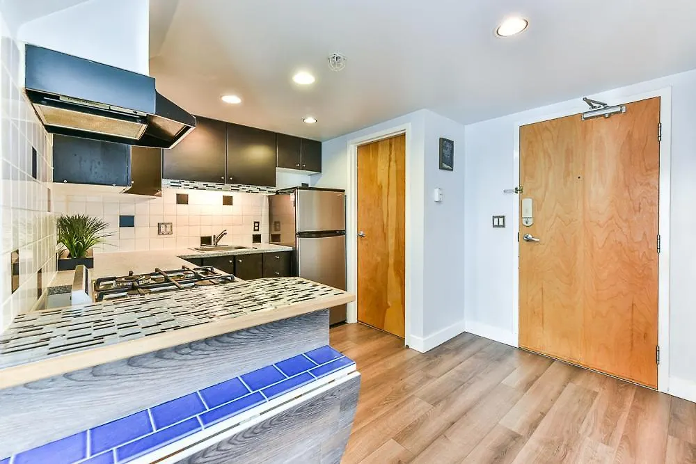 Funky Modern Loft In The Heart Of Downtown - #1 Best Location! Vancouver 0*,  Kanada